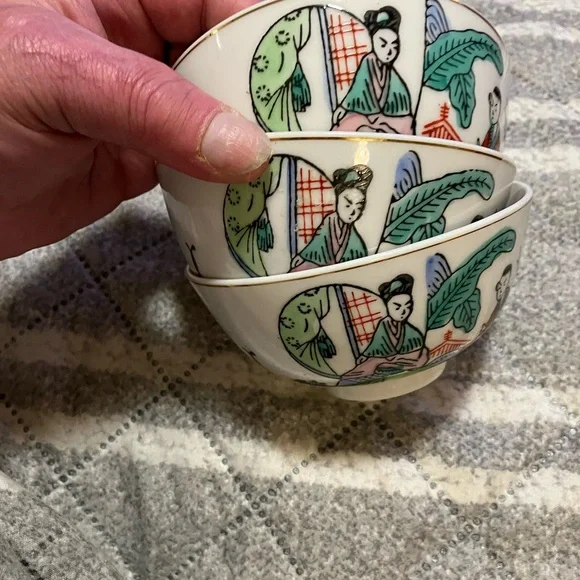 Mid Century Chinese Chinoiserie Porcelain Rice Bowls - Picture 7 of 10